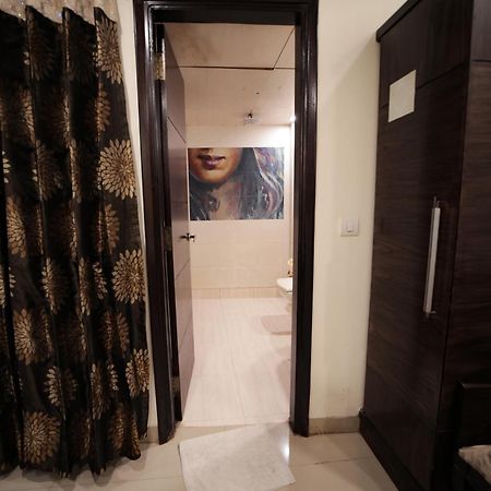 Hotel Stay Well Dx Нью-Дели Экстерьер фото