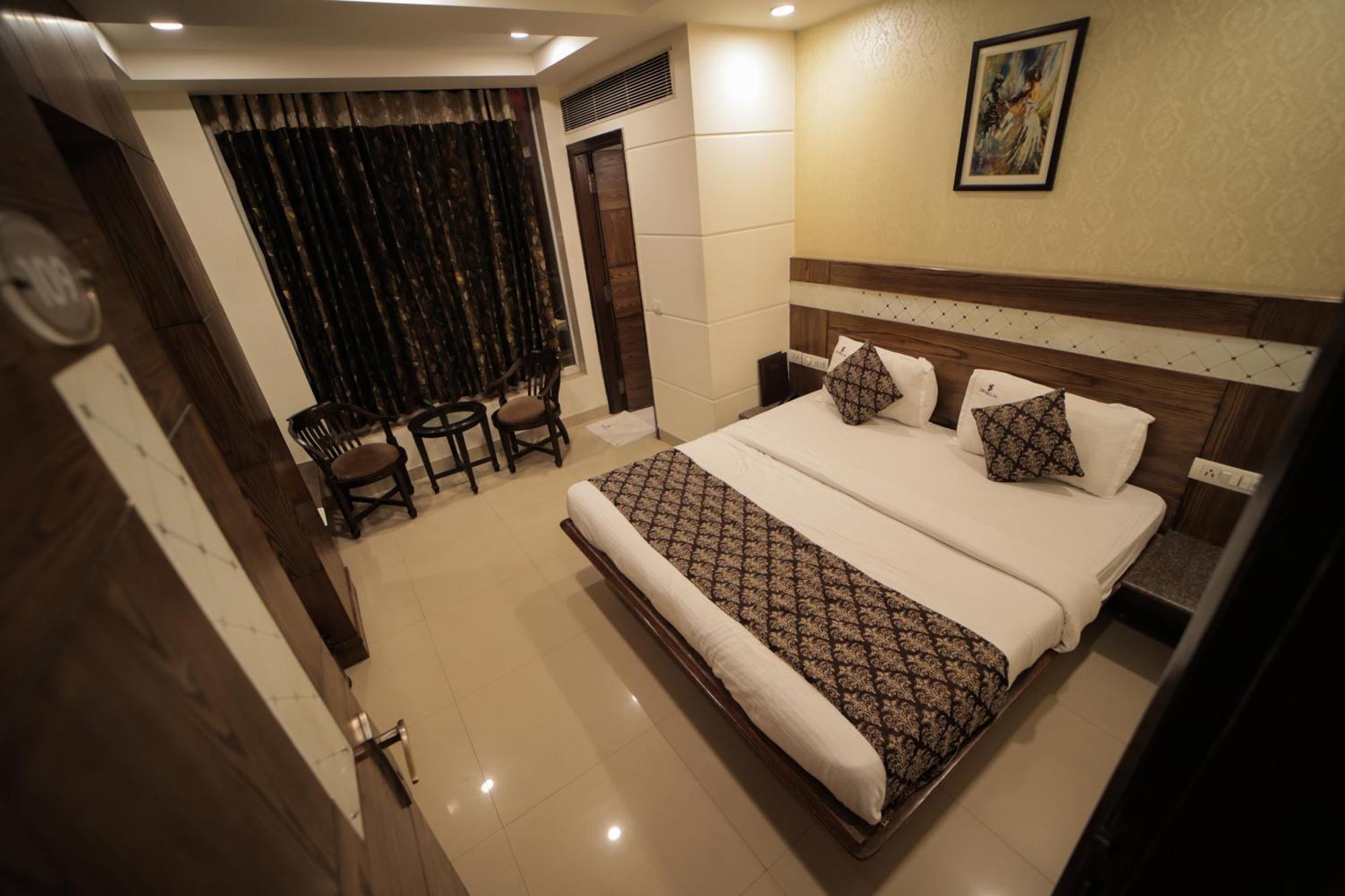 Hotel Stay Well Dx Нью-Дели Экстерьер фото