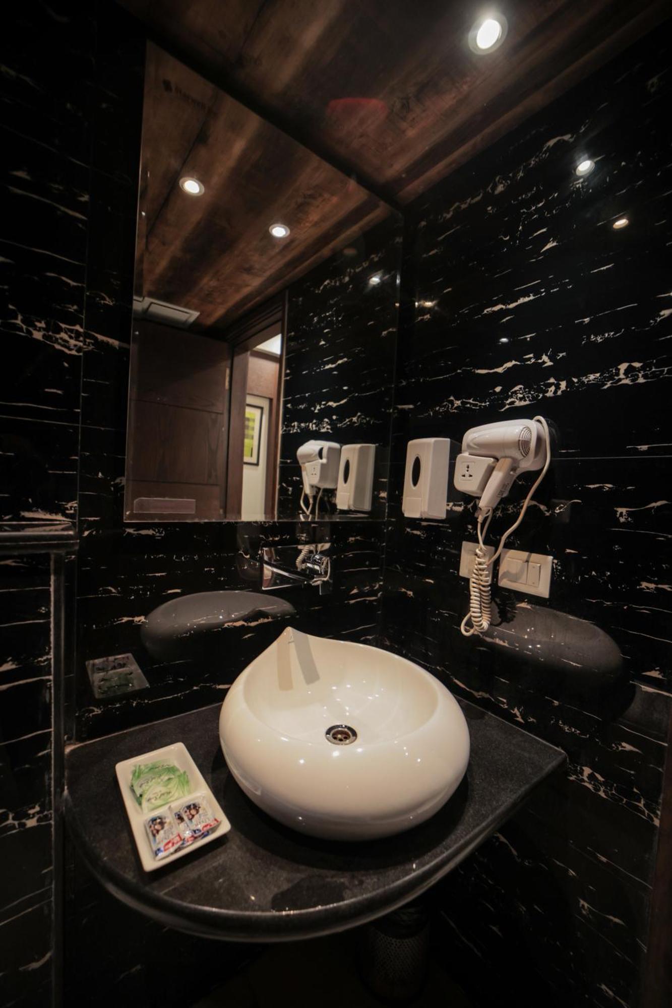 Hotel Stay Well Dx Нью-Дели Экстерьер фото