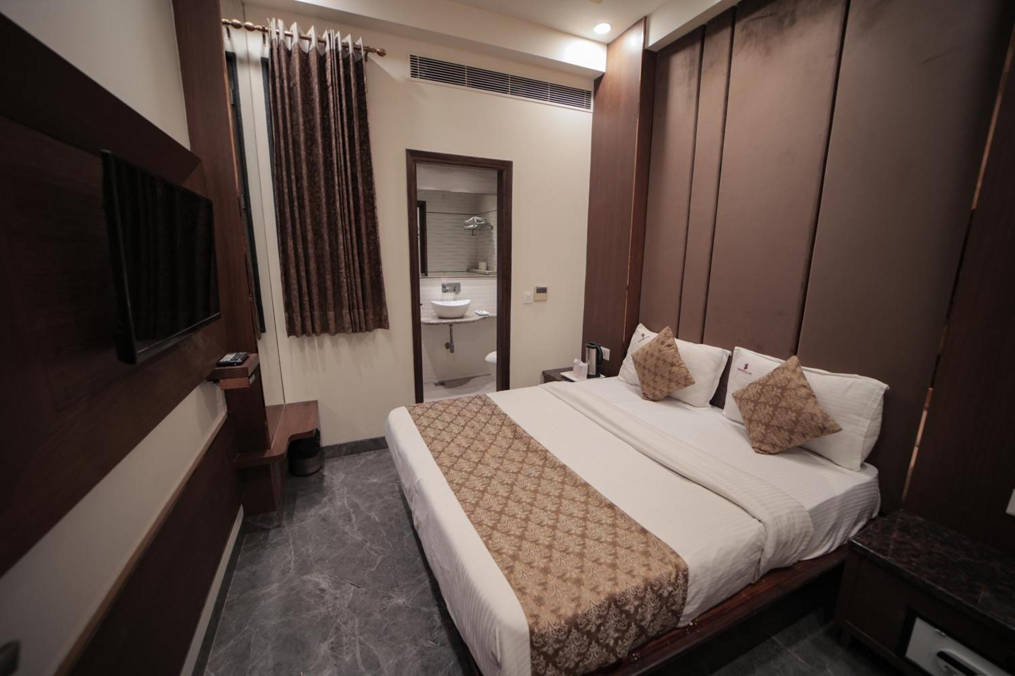 Hotel Stay Well Dx Нью-Дели Экстерьер фото