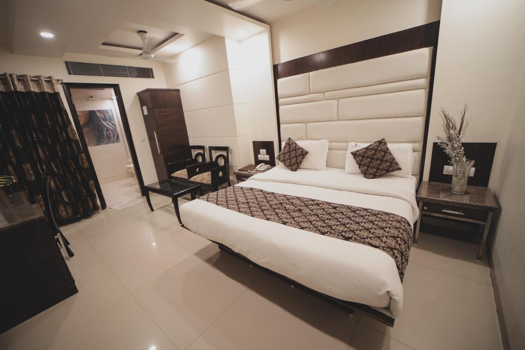 Hotel Stay Well Dx Нью-Дели Экстерьер фото