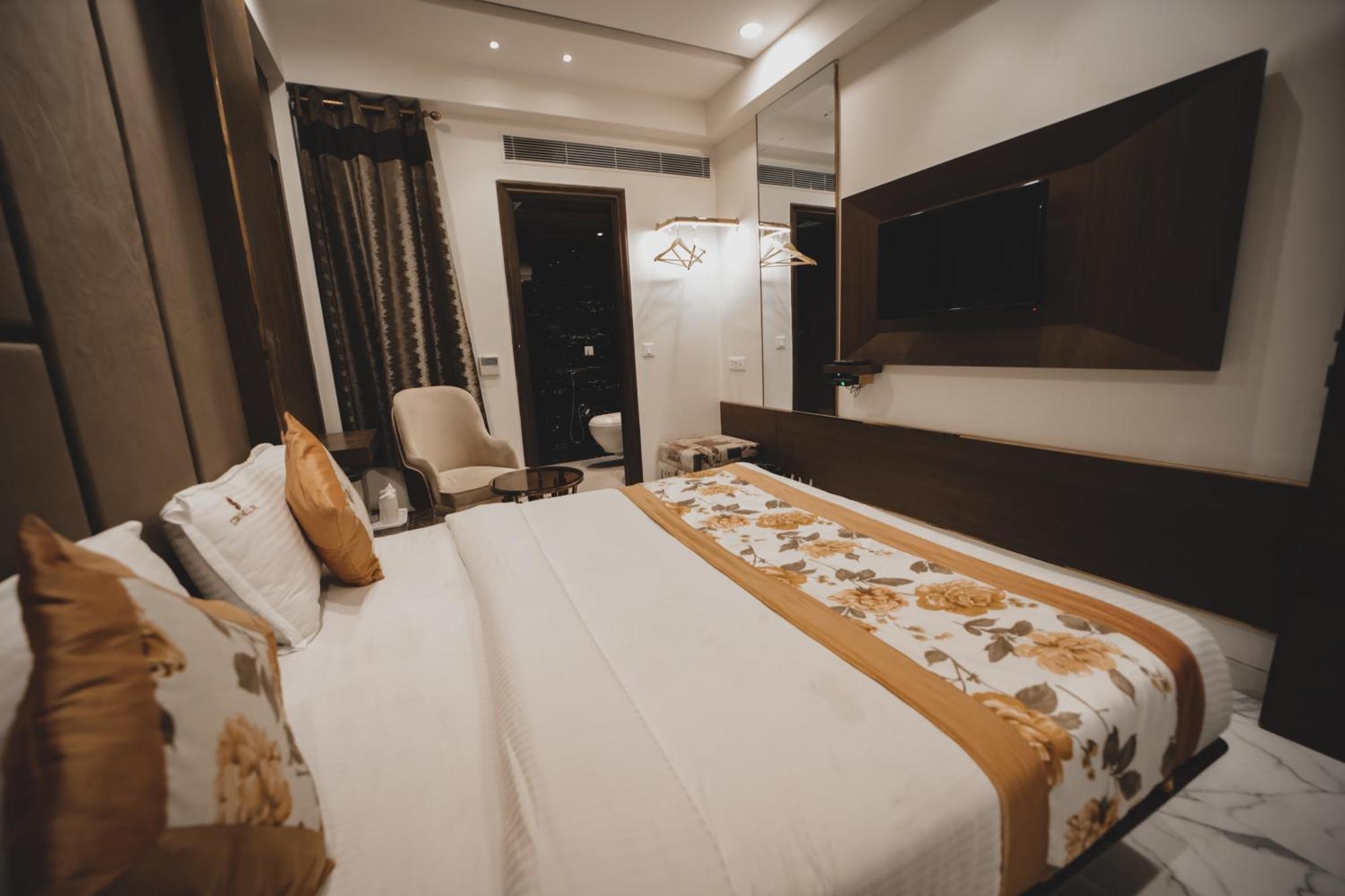 Hotel Stay Well Dx Нью-Дели Экстерьер фото