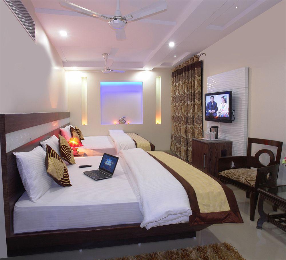 Hotel Stay Well Dx Нью-Дели Экстерьер фото