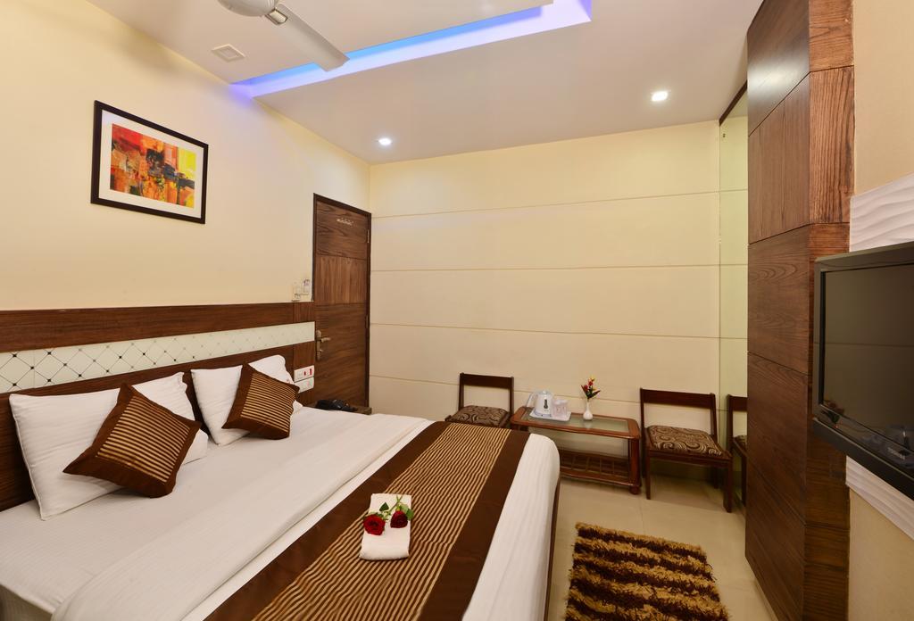 Hotel Stay Well Dx Нью-Дели Экстерьер фото