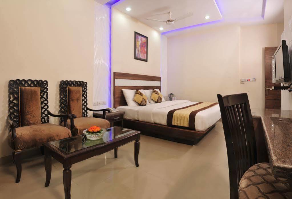 Hotel Stay Well Dx Нью-Дели Экстерьер фото